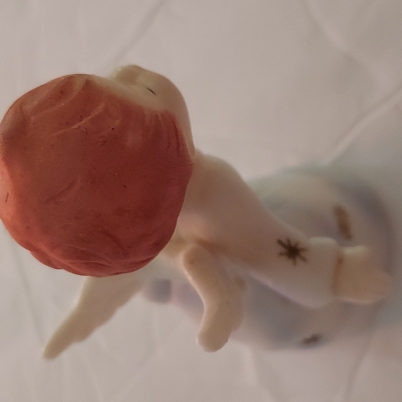 Porcelain Kissing Angels by SB made in Japan,over 3 inches H x 2 1/2 inches W - Picture 8 of 15